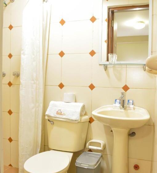 חדר סטנדרט לארבעה, Takana Inn