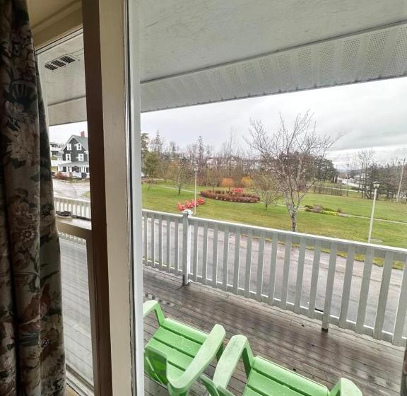 带2个双人床的标准工作室, Ceilidh Country Lodge