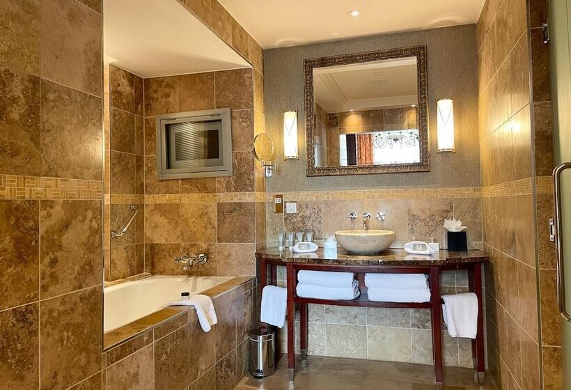 디럭스 스위트, Fota Island Hotel And Spa