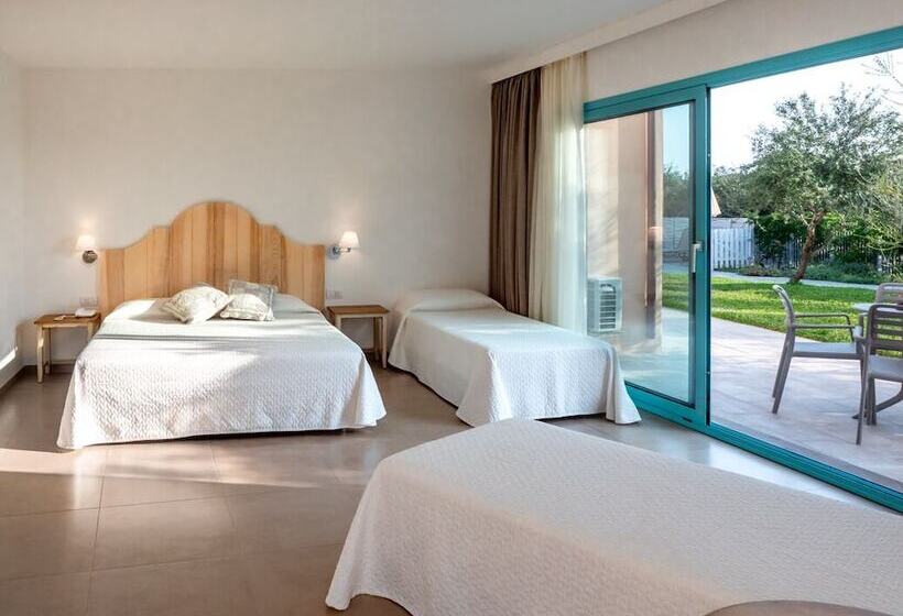Номер Deluxe Вид на Бассейн, Park Hotel Asinara