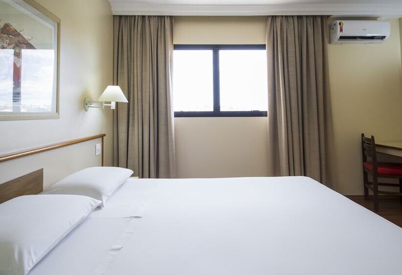 Номер Deluxe, Dan Inn Sorocaba