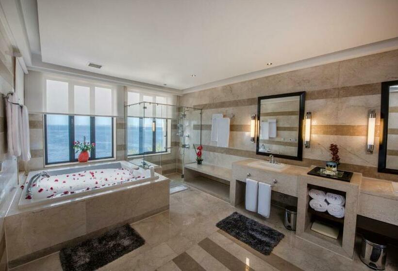 سوییت, Reef Oasis Blue Bay Resort & Spa