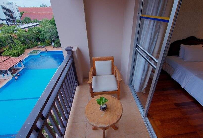 Номер Deluxe Вид на Бассейн, Somadevi Angkor Resort & Spa