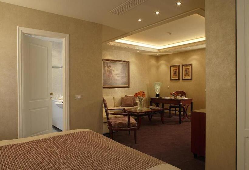 디럭스 스위트, Theoxenia House
