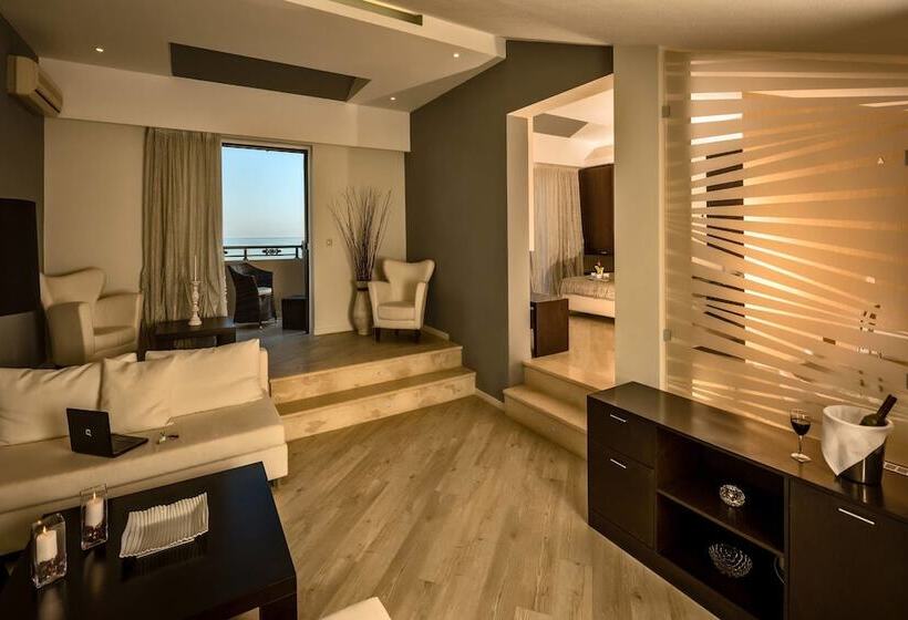 Люкс, Mediterranean Beach Resort
