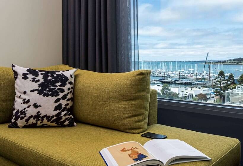 Quarto Estandar Cama Casal, Novotel Geelong