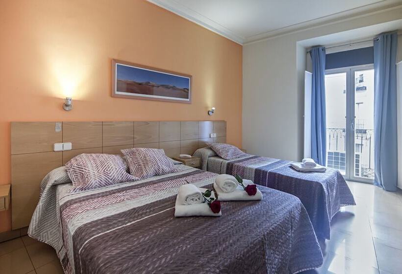 اتاق استاندارد سه نفره, Hostal Inter Puerta del Sol