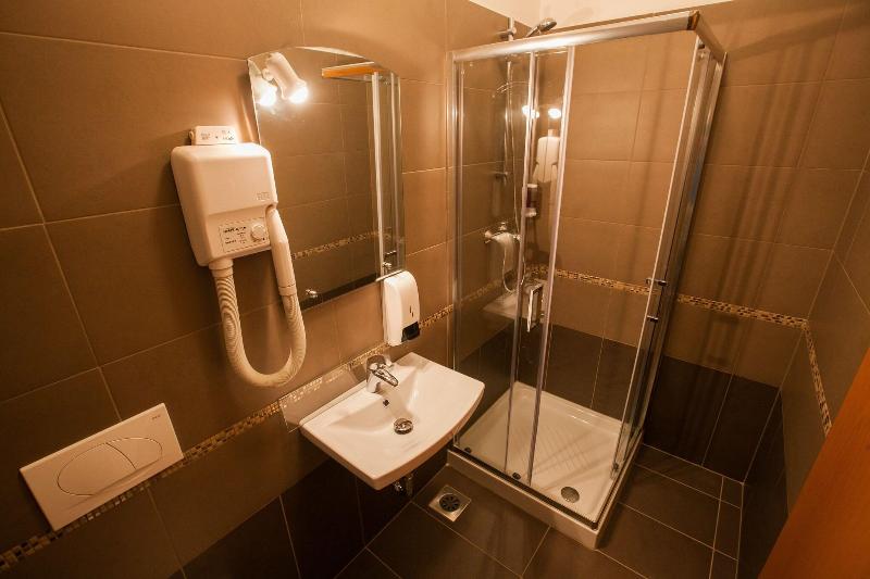 اتاق استاندارد سه نفره, Eco Hotel Center Postojna