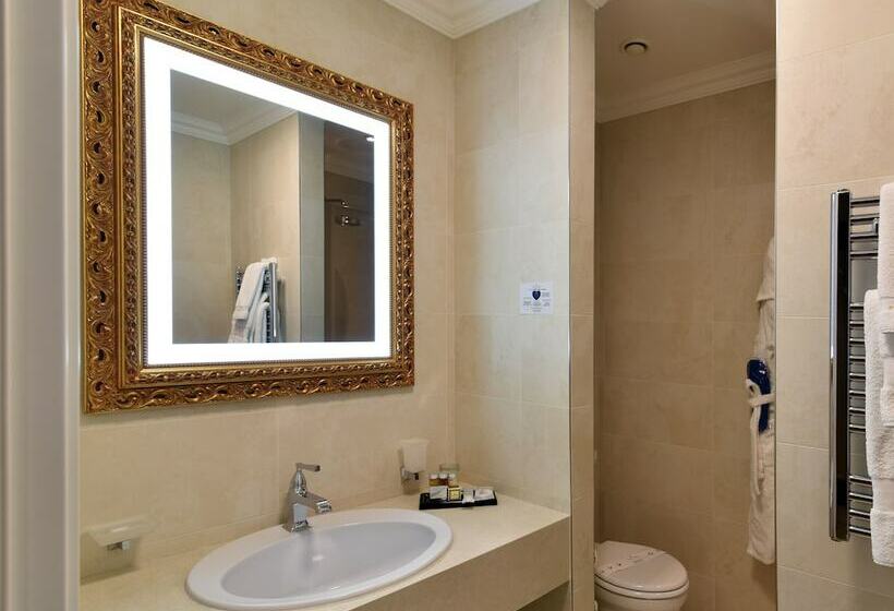 클래식 룸, Grand Hotel Yerevan   Small Luxury Hotels Of The World