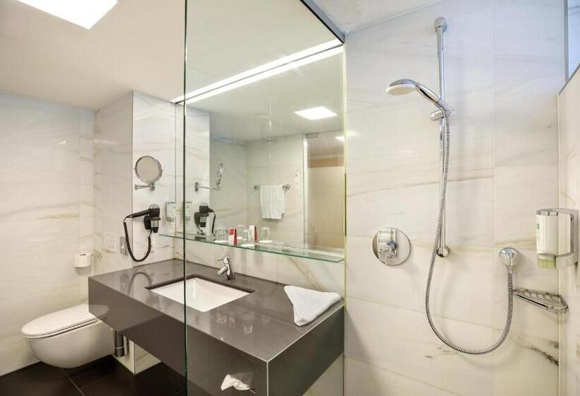 Номер Стандарт Трехместный, Austria Trend Hotel Congress Innsbruck