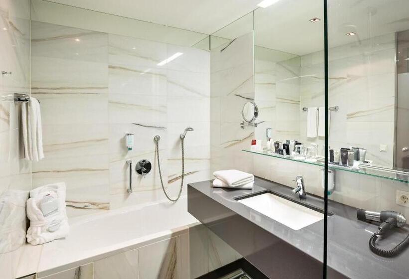 Люкс с Террасой, Austria Trend Hotel Congress Innsbruck