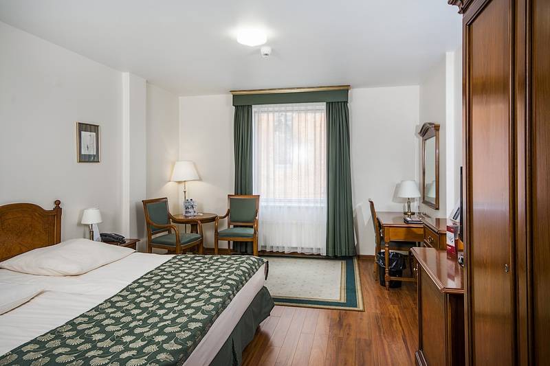 Полулюкс, Qubus Hotel Wrocław
