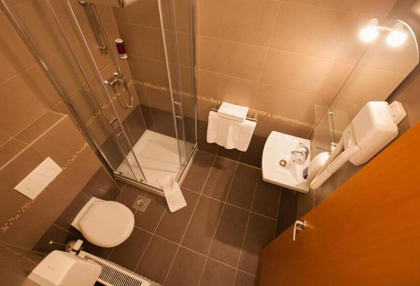 اتاق استاندارد چهار تخته, Eco Hotel Center Postojna