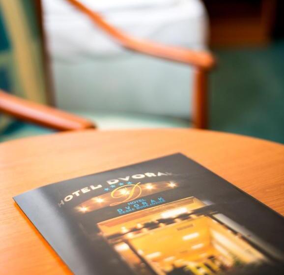 اتاق استاندارد سه نفره, Dvorak