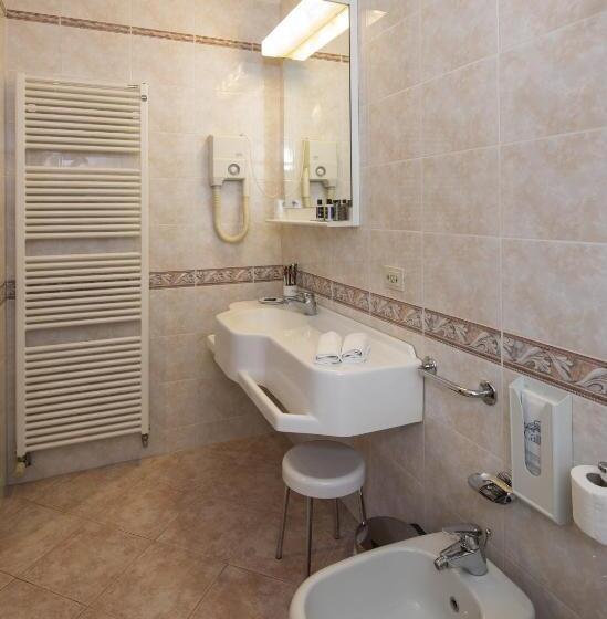 חדר דלוקס, Falco D'oro