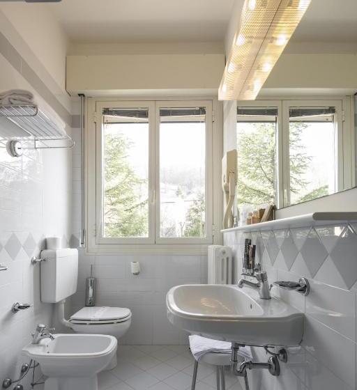 חדר משפחתי, Falco D'oro