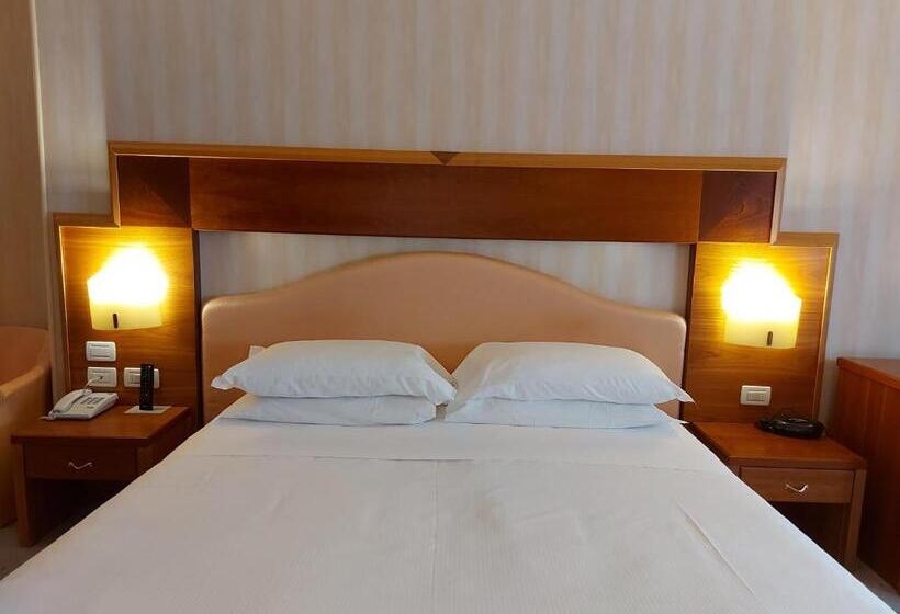 غرفة سوبيريور, Phi Hotel Astoria