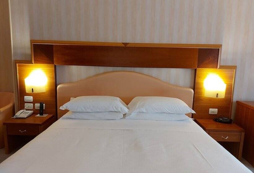 Номер Superior, Phi Hotel Astoria