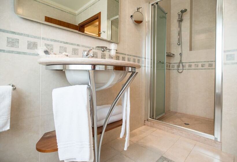 غرفة قياسية فردية, Phi Hotel Astoria