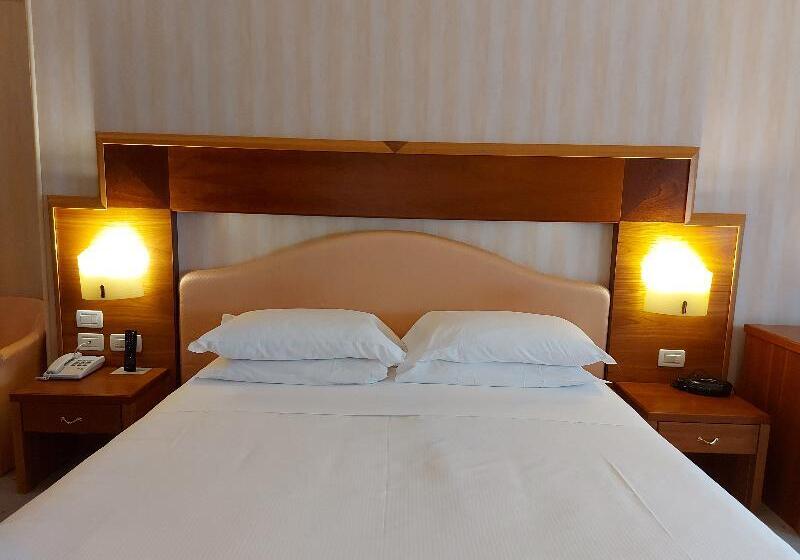 Номер Superior, Phi Hotel Astoria