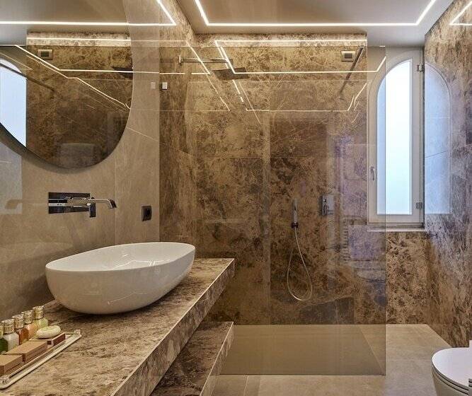 جناح جونيور مطل علي البحيرة, Villa Del Sogno