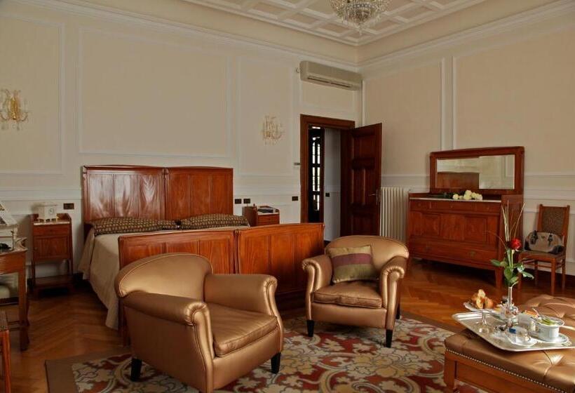 جناح جونيور مطل علي البحيرة, Villa Del Sogno