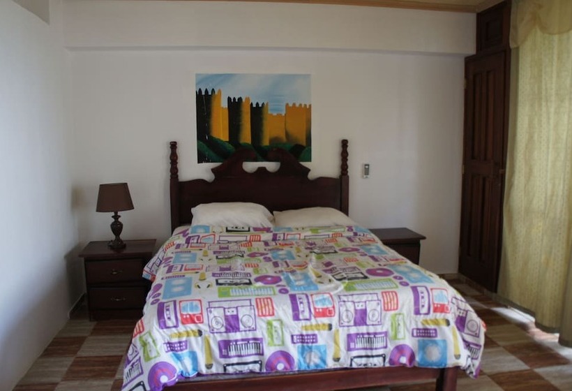 اتاق استاندارد چهار تخته, Plaza Real Resort