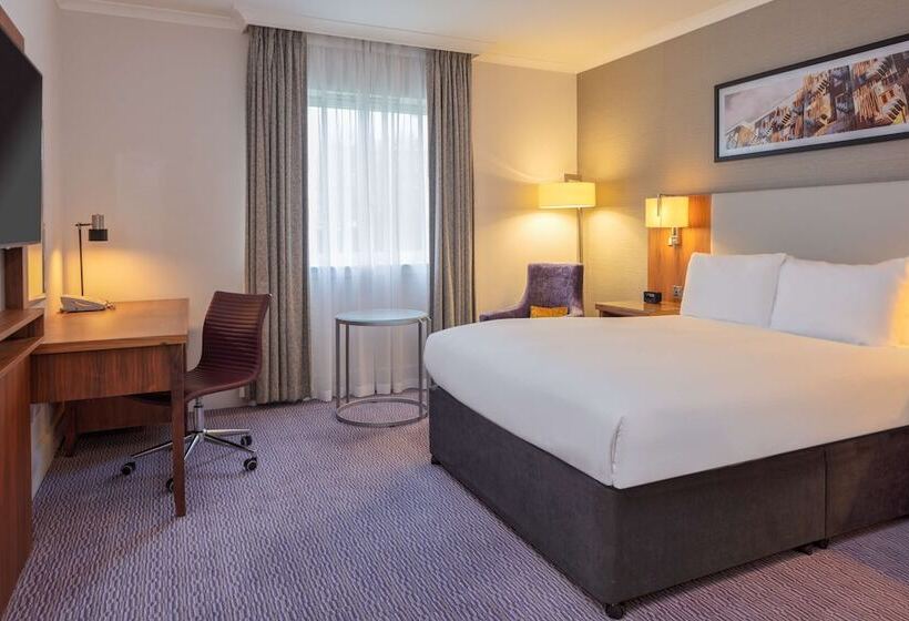 Номер Deluxe, Doubletree By Hilton  Edinburgh Airport