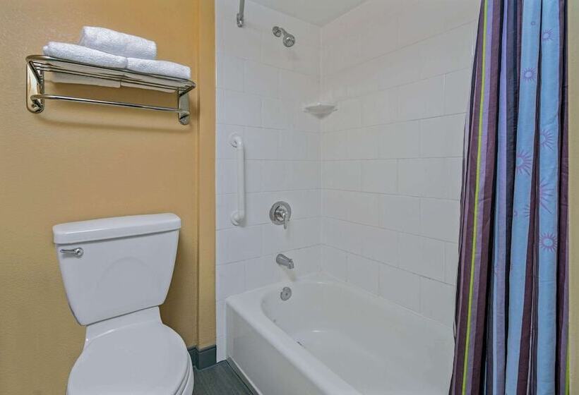 جناح ديلوكس, La Quinta By Wyndham Naples Downtown