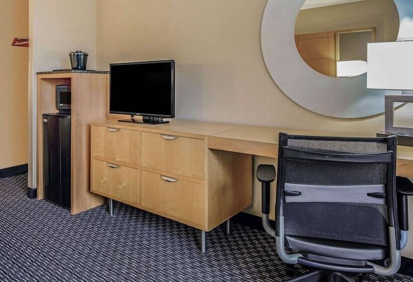 디럭스 스위트, La Quinta By Wyndham Naples Downtown