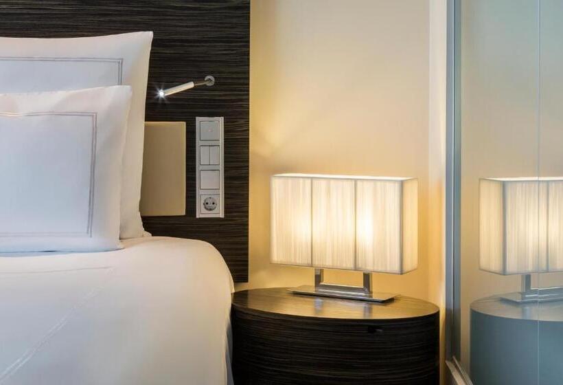 سوییت با چشم‌انداز دریا, Swissôtel Tallinn