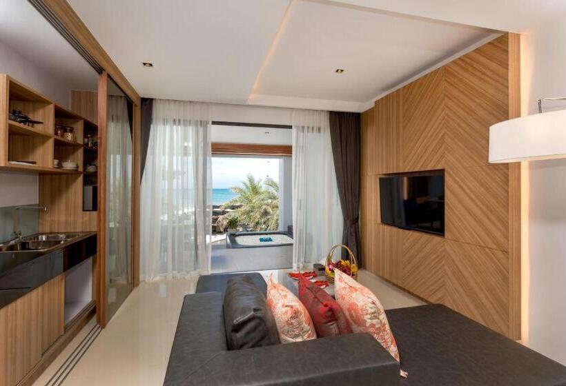سوییت لوکس, Kudo Hotel & Beach Club