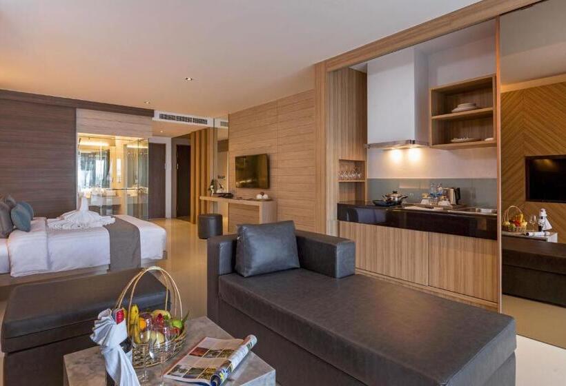سوییت با چشم‌انداز استخر, Kudo Hotel & Beach Club