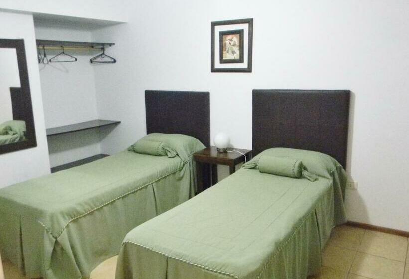 스탠다드 방갈로, Complejo Colon Village