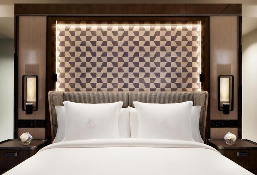 디럭스 전망 룸, Four Seasons Hotel Hong Kong