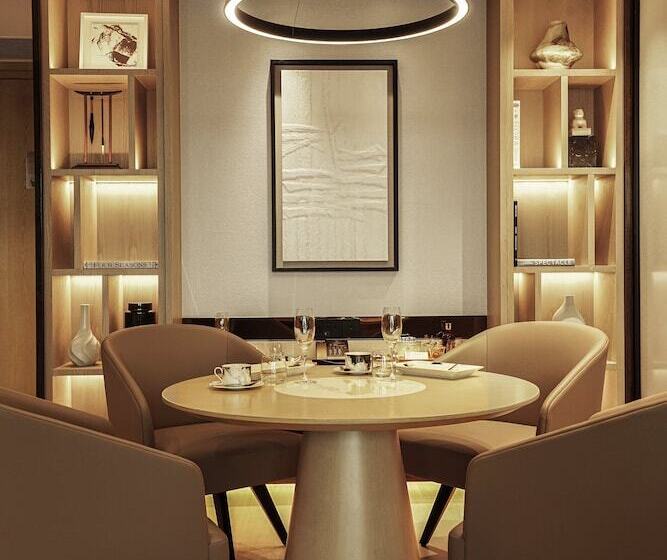 프리미엄 스위트, Four Seasons Hotel Hong Kong