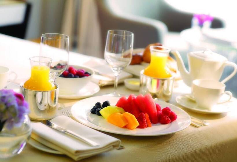수피리어 전망 룸, Four Seasons Hotel Hong Kong