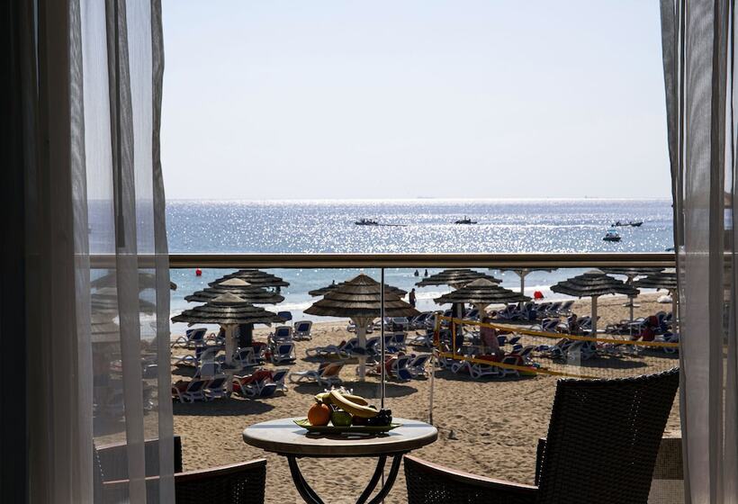 Номер Стандарт Вид на Море с Балконом, Fujairah Rotana Resort & Spa   Al Aqah Beach