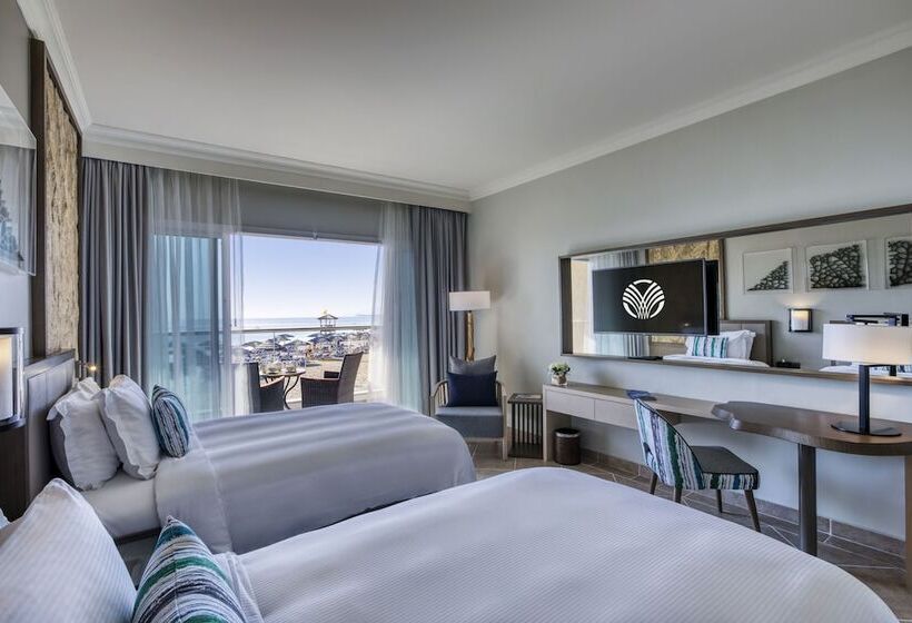 Номер Стандарт Вид на Море с Террасой, Fujairah Rotana Resort & Spa   Al Aqah Beach