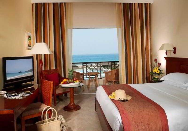 Номер Стандарт Вид на Сад, Fujairah Rotana Resort & Spa   Al Aqah Beach