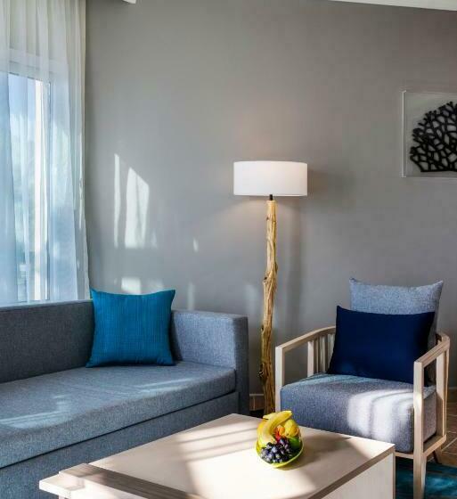 Номер Стандарт Вид на Море с Балконом, Fujairah Rotana Resort & Spa   Al Aqah Beach