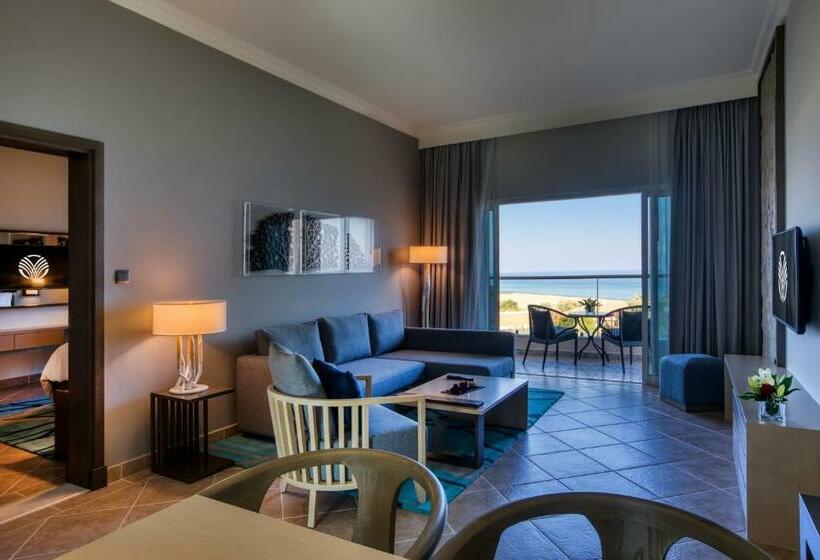 Люкс Вид на Море, Fujairah Rotana Resort & Spa   Al Aqah Beach
