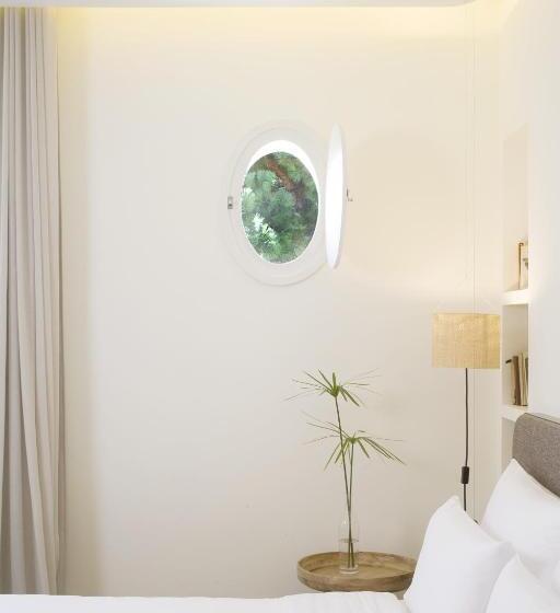Номер Стандарт с Балконом Вид на Сад, Hostal Empúries