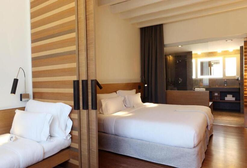 Номер Superior Вид на Сад, Hostal Empúries