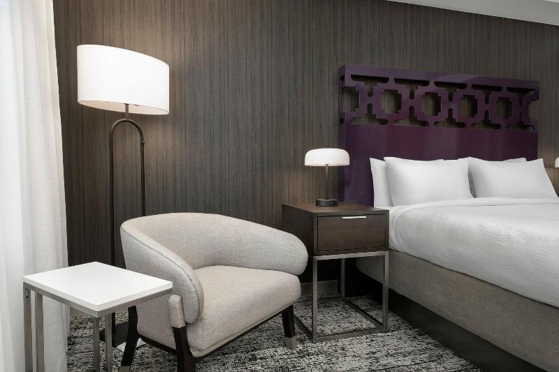 اتاق استاندارد با تخت بزرگ, Courtyard By Marriott San Diego Downtown