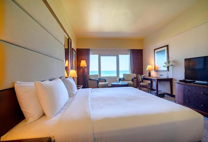 Номер Executive, Danat Jebel Dhanna Resort