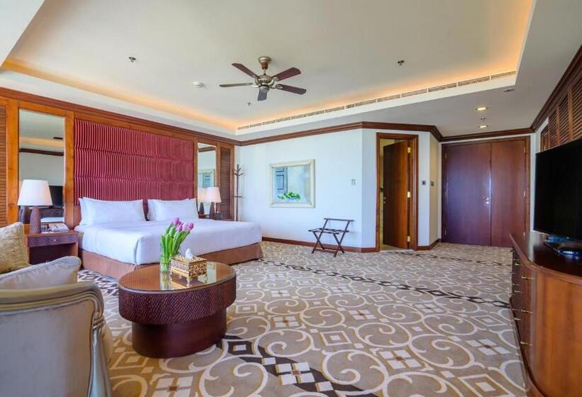Президентский Люкс, Danat Jebel Dhanna Resort