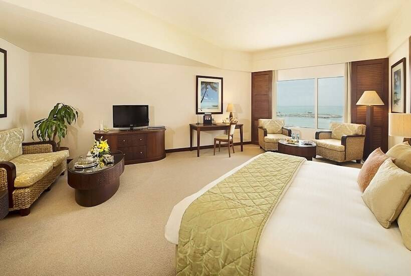 Номер Executive, Danat Jebel Dhanna Resort