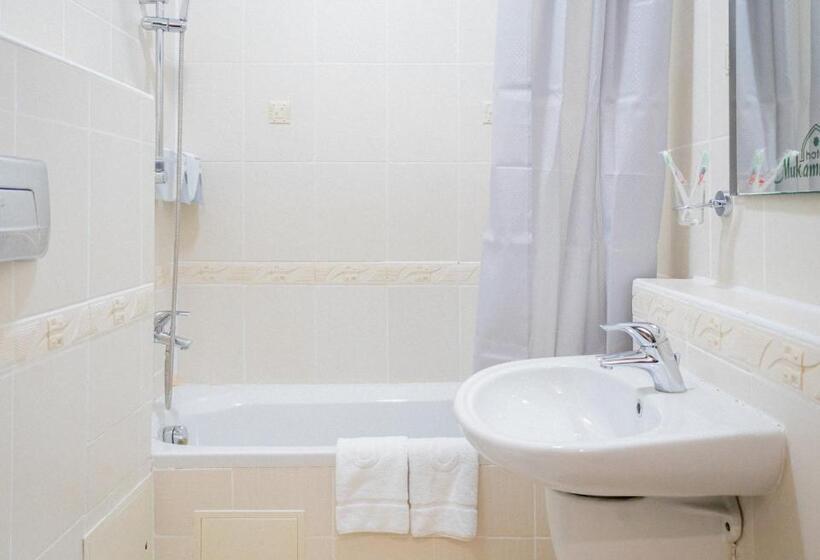 Junior Suite, Rush