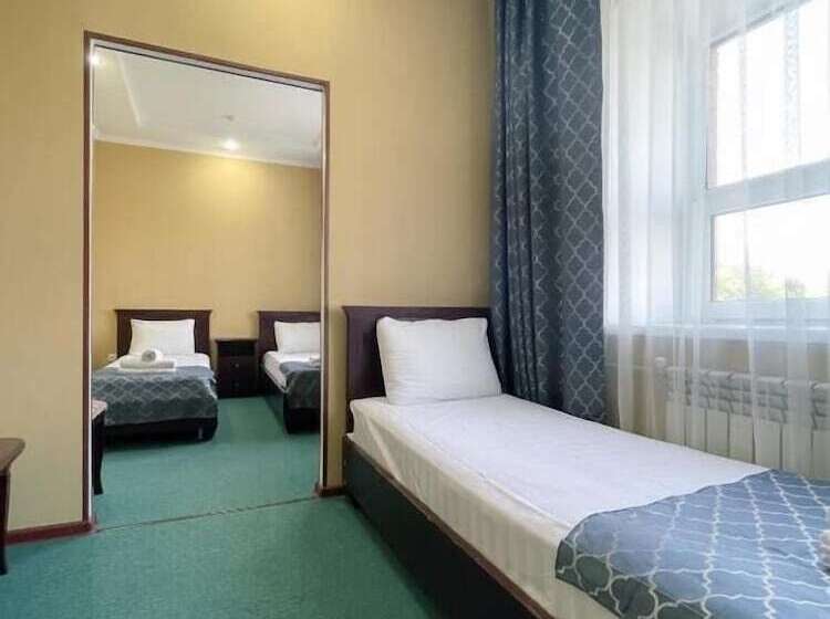 Standard Triple Room, Rush